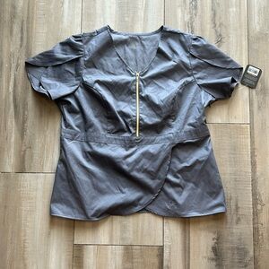 1x Jaanuu scrub top new with tag